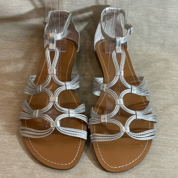 LAUREN RALPH LAUREN Sz  9.5B Silver Strappy Flats Sandals - Picture 2 of 9